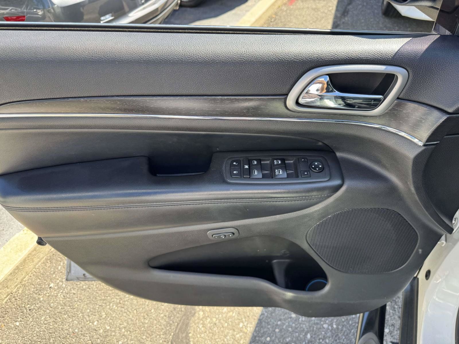 Used 2018 Jeep Grand Cherokee Limited w/ Luxury Group II AWD/4WD image 13