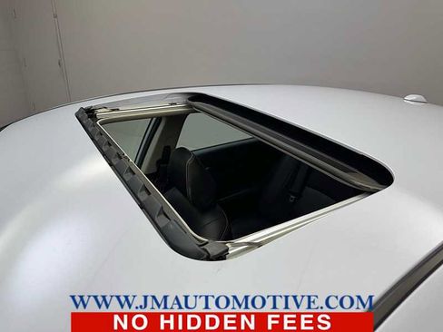 Used 2024 Nissan Altima 2.5 SR w/ SR Premium Package AWD/4WD image 11