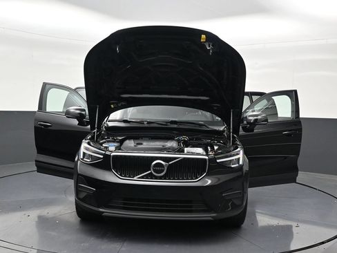 Used 2023 Volvo XC40 B4 Core FWD image 39