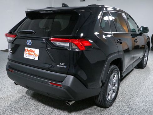 Used 2022 Toyota RAV4 LE AWD/4WD image 7