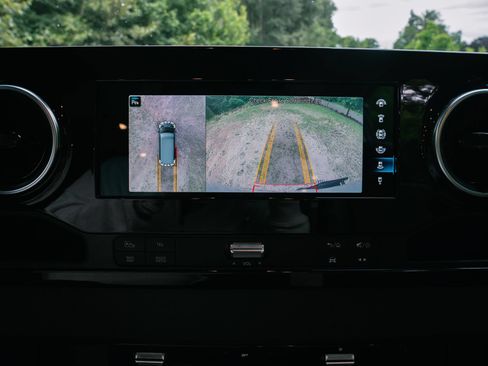 Used 2020 Freightliner Sprinter 2500 AWD/4WD image 32
