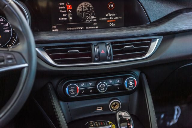 Used 2019 Alfa Romeo Stelvio AWD w/ Nero Edizione image 28