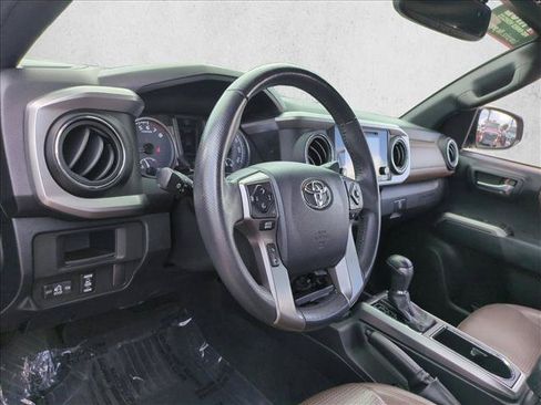 Used 2016 Toyota Tacoma Limited w/ Towing Package AWD/4WD image 10