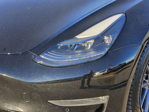 Used 2022 Tesla Model 3 Long Range image 10