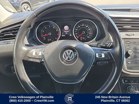 Used 2018 Volkswagen Tiguan SE w/ Panoramic Sunroof Package image 5