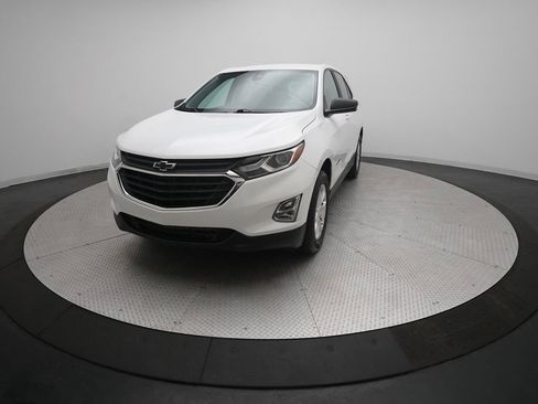 Used 2020 Chevrolet Equinox LS w/ LS Convenience Package image 12