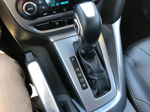 Used 2013 Ford Focus Titanium w/ Titanium Handling Pkg FWD image 26