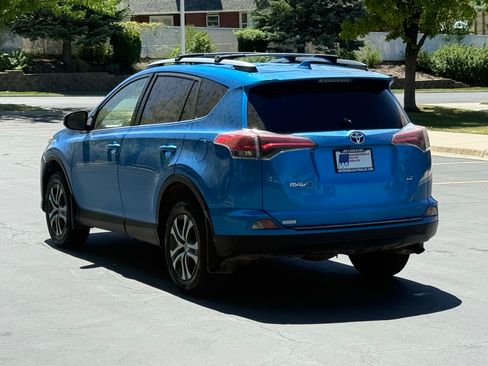 Used 2018 Toyota RAV4 LE w/ All Weather Liner Package FWD image 6