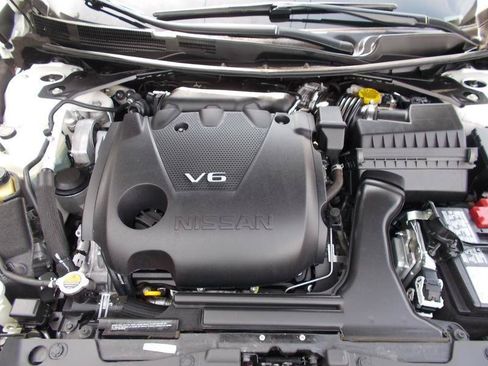 Used 2023 Nissan Maxima SR w/ Sport Mat Group FWD image 18