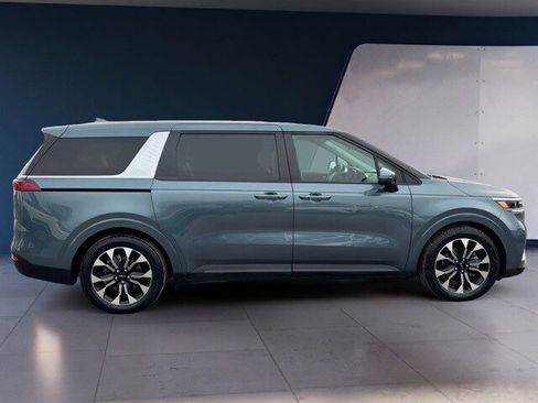 Certified 2024 Kia Carnival EX image 6