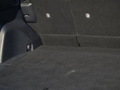 Used 2021 Toyota RAV4 LE FWD image 8