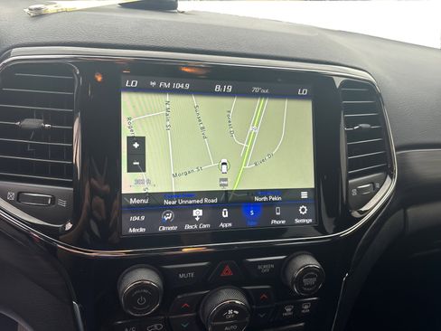 Used 2022 Jeep Grand Cherokee Laredo X image 25