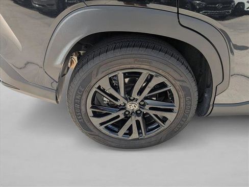 Used 2025 Toyota Corolla Cross AWD Hybrid image 23