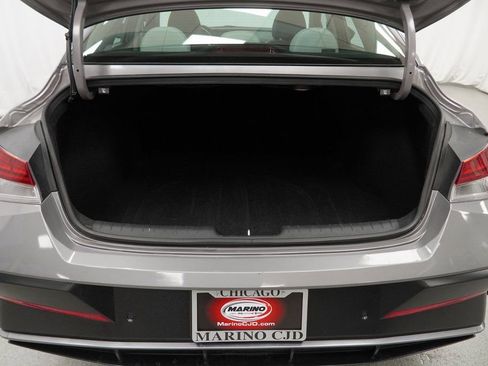 Used 2024 Hyundai Elantra Limited image 45