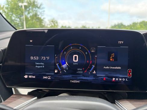 Used 2025 Chevrolet Tahoe Premier AWD/4WD image 12