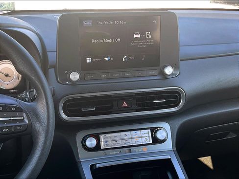 Used 2023 Hyundai Kona SE w/ Cargo Package image 18