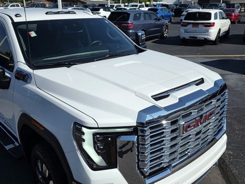 Used 2025 GMC Sierra 2500 Denali w/ Max Trailering Package AWD/4WD image 8