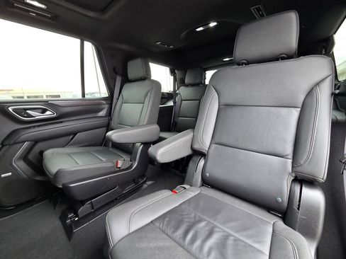 Used 2024 Chevrolet Tahoe Z71 w/ Luxury Package image 23