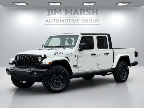 Used 2023 Jeep Gladiator Sport AWD/4WD image 2
