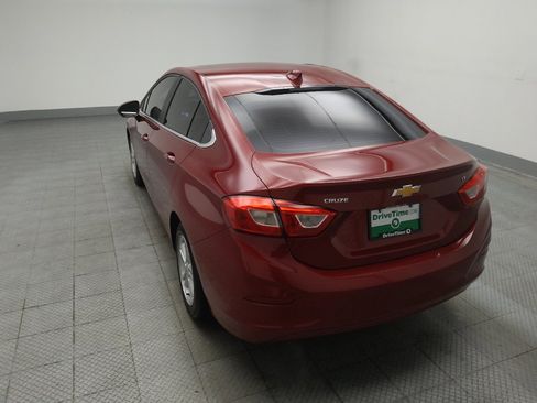 Used 2018 Chevrolet Cruze LT w/ Sun And Sound Package FWD image 5