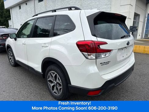Used 2023 Subaru Forester Premium AWD/4WD image 8
