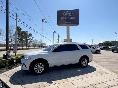 Used 2023 Dodge Durango SXT image 6