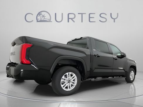 Used 2025 Toyota Tundra SR5 w/ SR5 Convenience Package RWD image 12