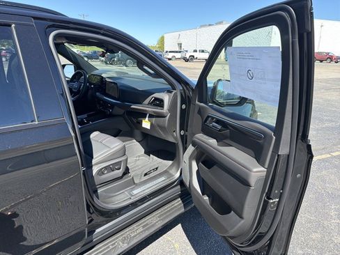 New 2026 Chevrolet Tahoe RST w/ Advanced Technology Package AWD/4WD image 32
