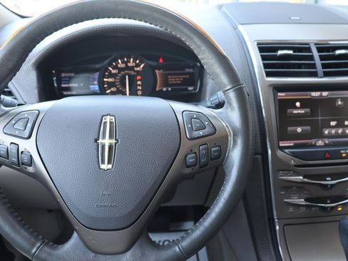 Used 2015 Lincoln MKX FWD w/ Equipment Group 102A image 29