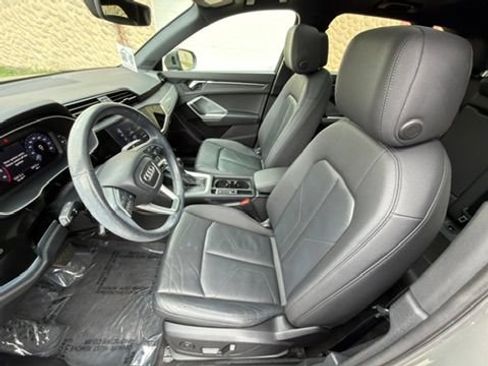 Used 2020 Audi Q3 2.0T Premium w/ Convenience Package AWD/4WD image 13