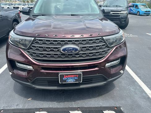 Used 2022 Ford Explorer XLT w/ Equipment Group 202A RWD image 1