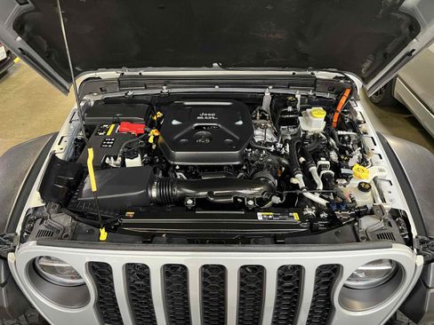 Used 2022 Jeep Wrangler Unlimited Rubicon 4xe AWD/4WD image 30