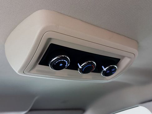 Used 2020 Dodge Journey SE w/ SE Popular Equipment Group image 28