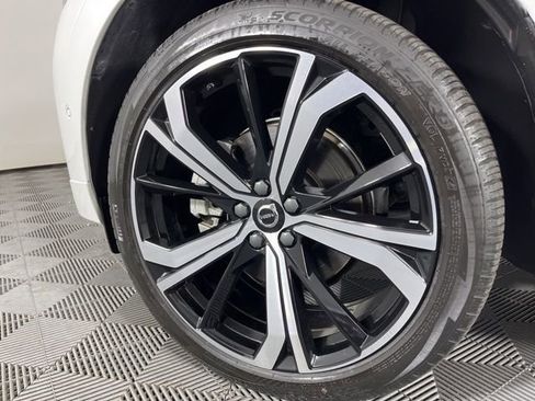 Used 2023 Volvo XC60 B5 Ultimate w/ Climate Package image 12