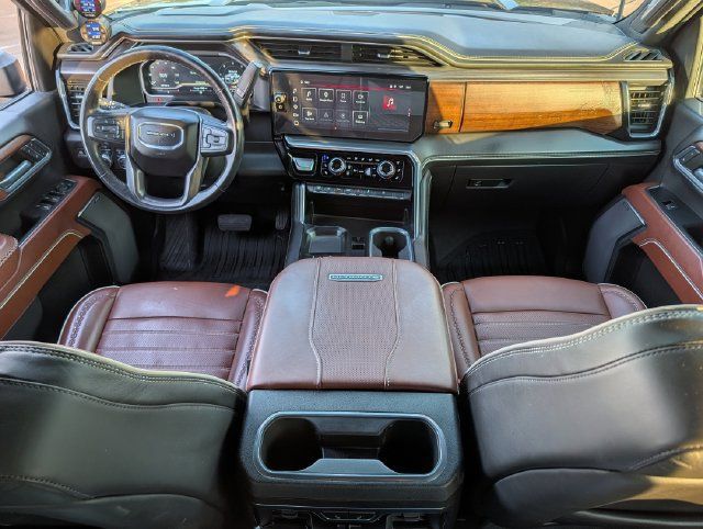 Used 2024 GMC Sierra 2500 Denali Ultimate AWD/4WD image 12