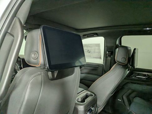 New 2026 GMC Yukon XL AT4 w/ AT4 Premium Plus Package AWD/4WD image 32