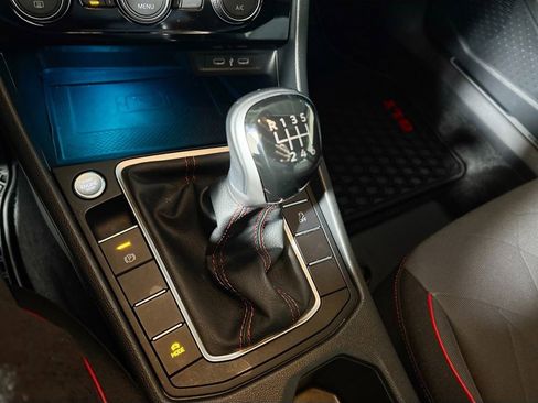 Certified 2024 Volkswagen Jetta GLI 40th Anniversary Edition image 17