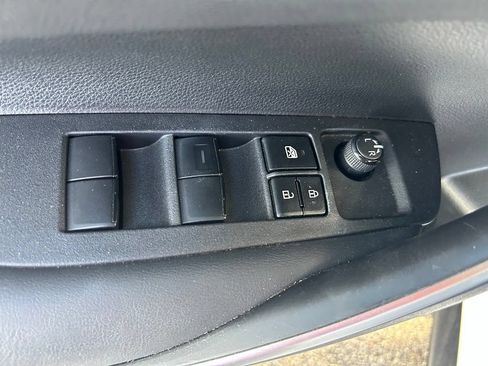 Used 2023 Toyota Corolla SE FWD image 17