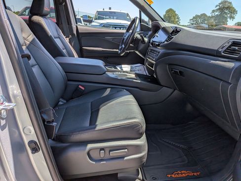 Used 2025 Honda Ridgeline TrailSport image 23