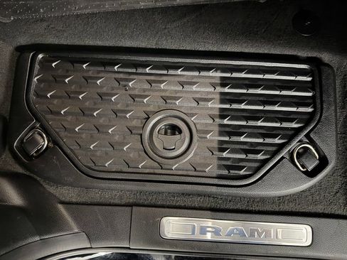 Used 2022 RAM 1500 Limited w/ Body-Colour Bumper Group AWD/4WD image 33