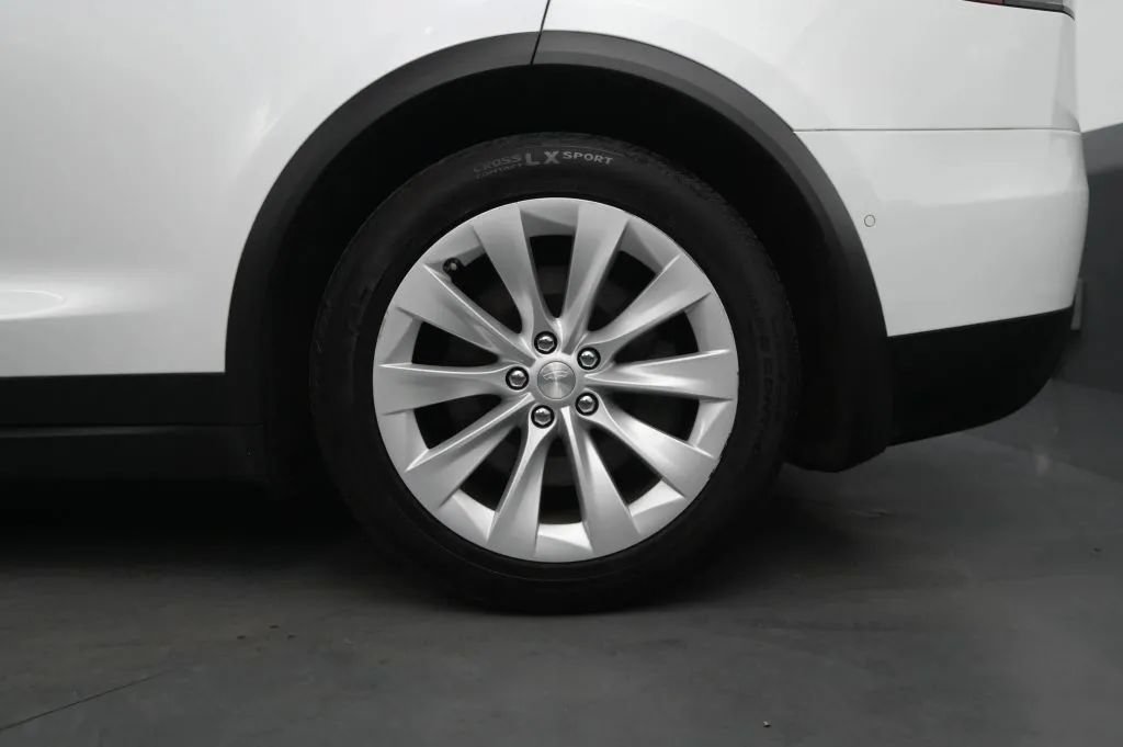 Used 2020 Tesla Model X Long Range AWD/4WD image 14