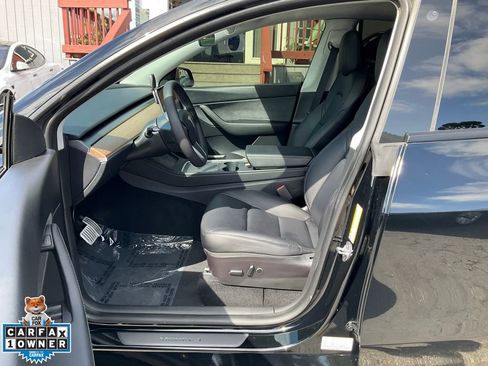 Used 2022 Tesla Model Y Performance image 14