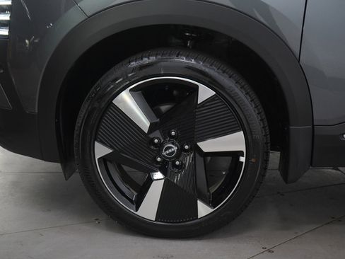 Used 2025 Nissan Kicks SR AWD/4WD image 29