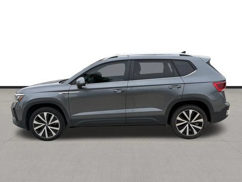 Used 2022 Volkswagen Taos SE FWD image 8
