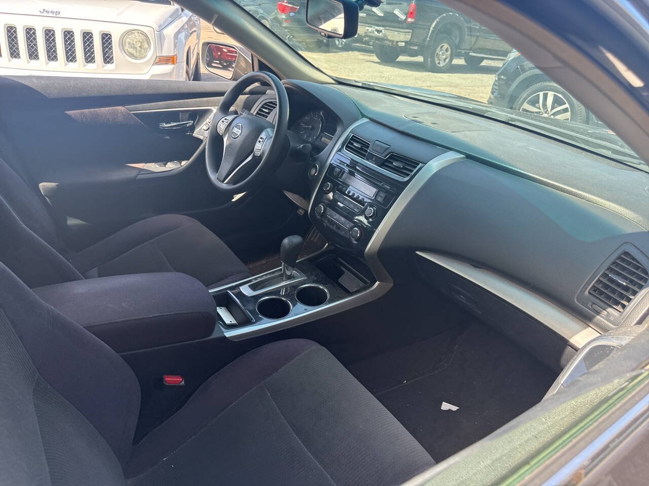 Used 2013 Nissan Altima 2.5 S FWD image 4
