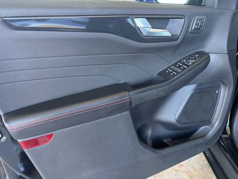 Used 2023 Ford Escape ST-Line Elite image 9