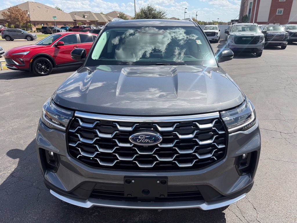 Used 2025 Ford Explorer Platinum w/ Ultimate Package AWD/4WD image 9