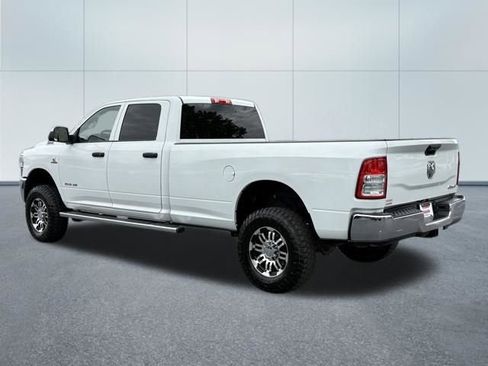 Used 2022 RAM 2500 Tradesman w/ Chrome Appearance Group AWD/4WD image 7