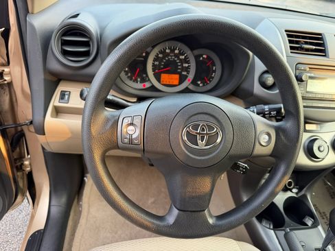 Used 2012 Toyota RAV4 4WD w/ Upgrade Value Pkg image 33