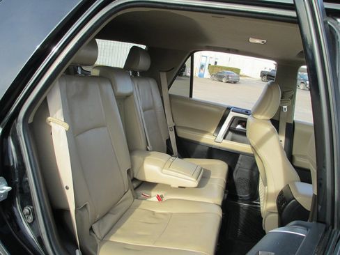 Used 2015 Toyota 4Runner Limited image 21